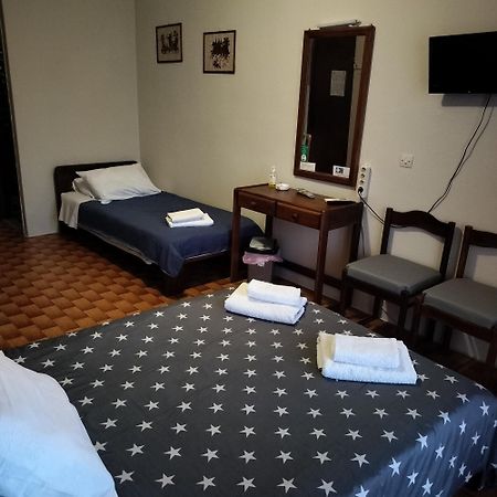 Bissias Guest House Galatás المظهر الخارجي الصورة